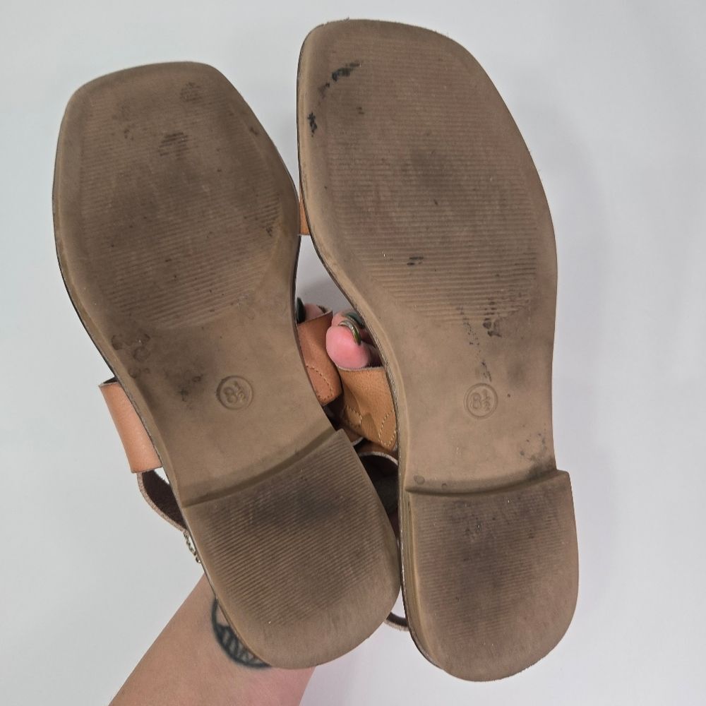 Universal Thread like new sandals - Picture 12 of 16